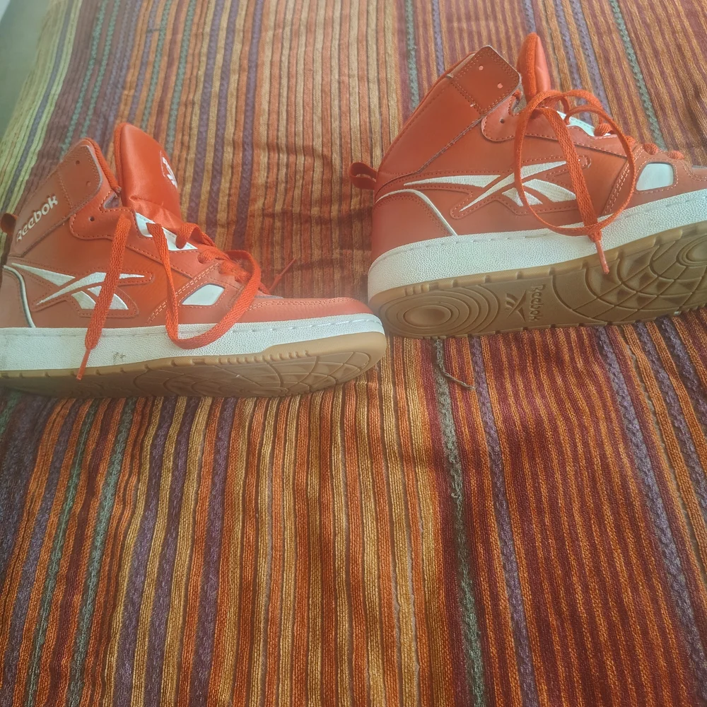 Reebok Red and White High-Top Sneakers - Picture 2 of 5